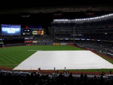 La lluvia no dejó que este lunes se jugara el quinto partido entre Yankees y Gaurdianes.