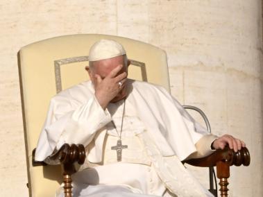 El papa se expresó ante unos 40 representantes franceses.