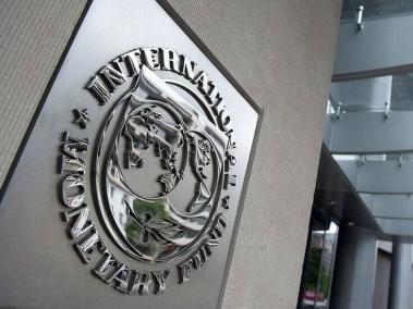 Sin capacidad para hacer frente a sus deudas y gastos, los gobiernos latinoamericanos terminaron acudiendo al FMI.