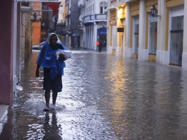 Las calles del centro histórico se encuentran inundadas completamente, debido a la gran cantidad de lluvia que ha caido.