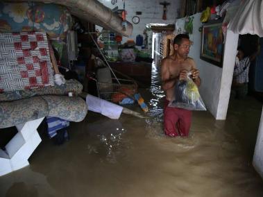 Cientos de familias que habitan en Juanchito, sufren con las inundaciones.