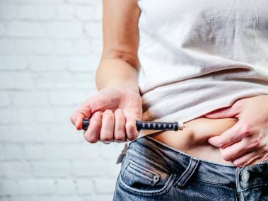 Las personas con diabetes tienen que regular sus niveles de insulina.