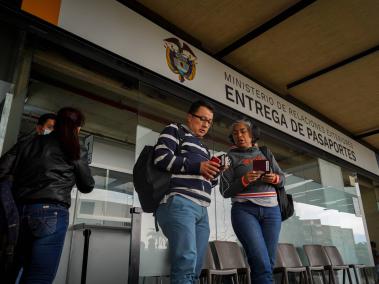 El año comienza con nuevas tarifas para los tramites del pasaporte, en la oficina de pasaportes en corferias colombianos hacen este tramite . BOGOTA 5 DE ENERO DEL 2023