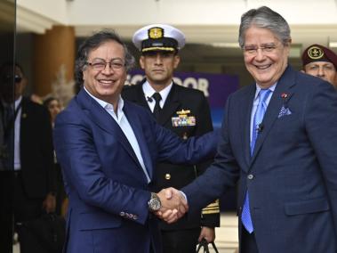 Presidente Petro con su homólogo ecuatoriano, Guillermo Lasso.