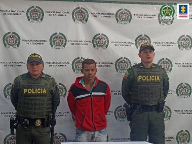 El detenido fue identificado como Carlos Arturo Rocha Molina, ciudadano colombiano de 37 años.