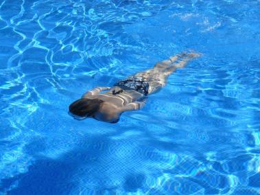 Nadar es un ejercicio de resistencia que puede tener impacto en su calidad de su función pulmonar.