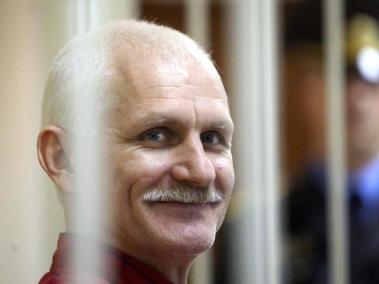La Justicia bielorrusa condena a Premio Nobel Bialiatski a 10 años de prisión