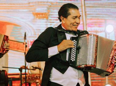 Beto Villa, rey vallenato, director de La Sinfónica Vallenata.