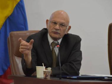Francisco Rossi, director del Invima, durante el debate de control político en la Cámara.