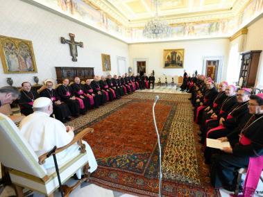 Papa Francisco con obispos colombianos.