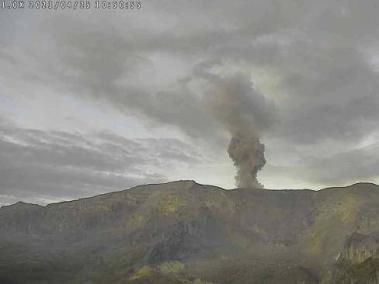 Así se vio el volcán Nevado del Ruiz en la mañana de este 25 de abril.