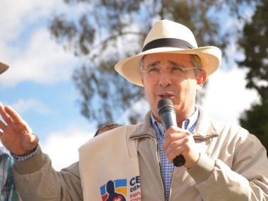 Álvaro Uribe, expresidente de Colombia y jefe del Centro Democrático.