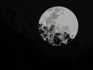 Luna el 5 de mayo de 2023 en Colombia.