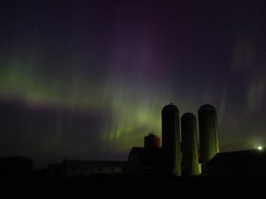 NYT: La aurora boreal sobre Wisconsin en EU. El otoño y la primavera son las mejores estaciones para ver las luces.