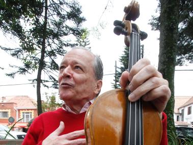 Carlos Villa, violinista colombiano.