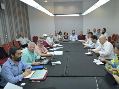 Delegaciones del Eln, izquierda, y el Gobierno, derecha, en La Habana,