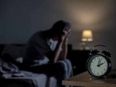 Sufrir de insomnio o no descansar adecuadamente puede ocasionar alteraciones en la salud.
