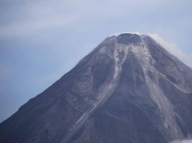 Más de 12.800 personas han sido evacuadas de las zonas más expuestas al volcán.