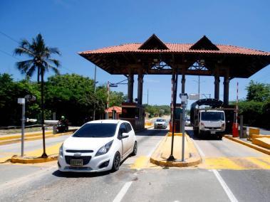 El peaje Papiros se encuentra en la Vía al Mar, municipio de Puerto Colombia.