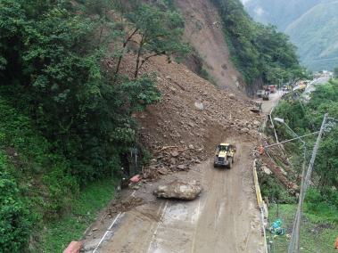 Transitar por las carreteras colombianas es un riesgo latente por los derrumbes y fallas geológicas.