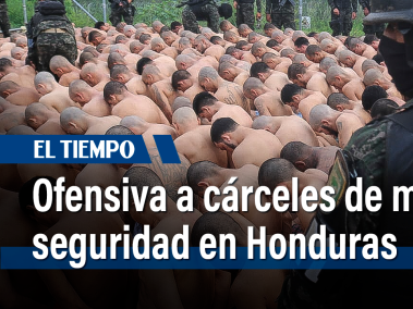 Cientos de policías militares entraron el jueves a dos cárceles de máxima seguridad en Honduras, en la ofensiva contra los pandilleros lanzada el lunes para retomar el control de los penales y decomisarles arsenales de armas ingresados a partir de sobornos autoridades.