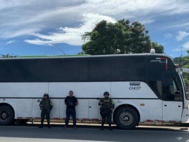 Uno de los buses en que viajaban los migrantes hacia el Urabá antioqueño.