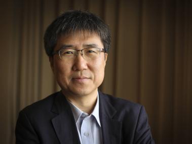 Ha-Joon Chang (Corea del Sur, 1963) es experto en economía del desarrollo.
