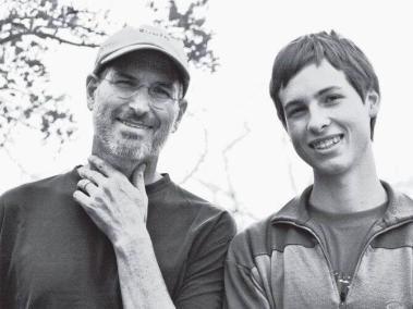 Steve Jobs y su hijo.