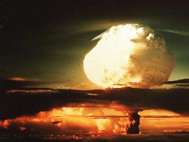 Las pruebas nucleares sobre la superficie terrestre en la década de 1950 cambiaron la composición de la atmósfera.
