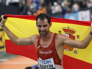El español Álvaro Martín tras proclamarse campeón del mundo de 20 kilómetros marcha