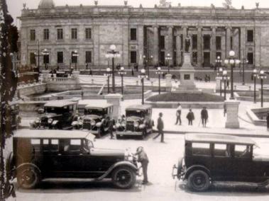 Congreso de la República y Plaza de Bolívar década de 1940.
