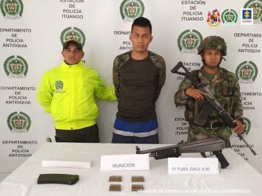 Soldado investigado por el homicidio de dos compañeros en Antioquia.