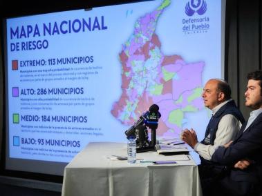 Carlos Camargo, defensor del pueblo, presentó la alerta temprana electoral.