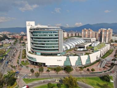 Titán Plaza cuenta con una ubicación privilegiada entre la Calle 80 y la Avenida Boyacá, en Bogotá.
