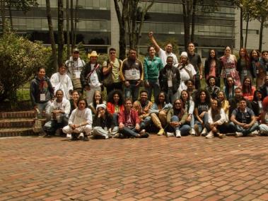 Los colectivos y los estudiantes de la generación 15 de la Escuela de Periodismo El Tiempo en las instalaciones de la Casa Editorial.