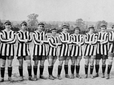 Varios equipos de fútbol femenino nacieron durante la Primera Guerra Mundial, pero Dick, Kerr Ladies fue el más destacado.