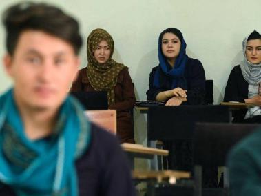 El Ministerio de Educación de Francia prohibió a partir del 4 de setiembre el uso de abayas en las escuelas del país.