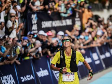 NYT: Courtney Dauwalter ganando el Ultra Trail du Mont-Blanc el 1 de septiembre, su tercera carrera de 160 kms. en un solo verano.