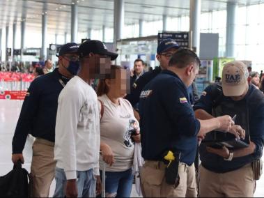 La salida del país de los extranjeros se cumplió en el Aeropuerto El Dorado, de Bogotá.