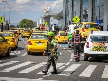 DIA DEL SIN CARRO Y MOTO este 21 de septiembre se celebro el día del no carro y moto y este fue el panorama en el aeropuerto internacional el Dorado . Bogotá 21 de septiembre del 2021. FOTO MAURICIO MORENO EL TIEMPO CEET