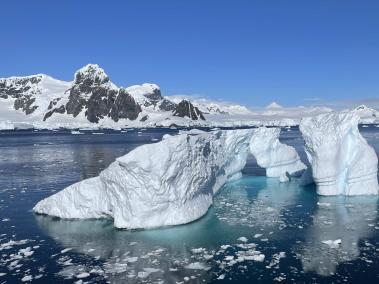 Desde 1979, los científicos han observado una disminución en la extensión del hielo marino ártico todos los meses del año.