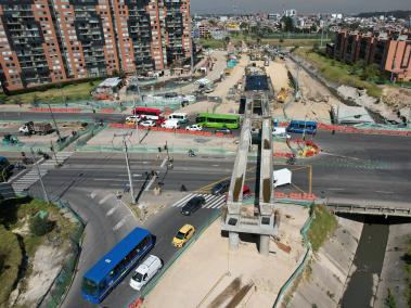 Así va el avance de obras en los principales  puentes que se están construyendo en la ciudad. Foto Tomada en la avenida 68 con calle 3 . Bogotá 2 de octubre del 2023. FOTO MAURICIO MORENO EL TIEMPO CEET
