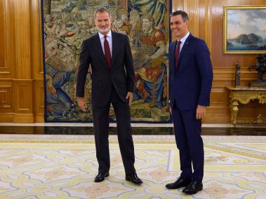 El Rey Felipe VI recibe al presidente del Gobierno español en funciones, Pedro Sánchez.
