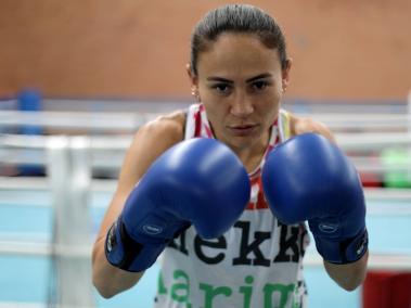 La boxeadora Olimpica Jenny Arias posa en una sesión de fotos para El Tiempo.
