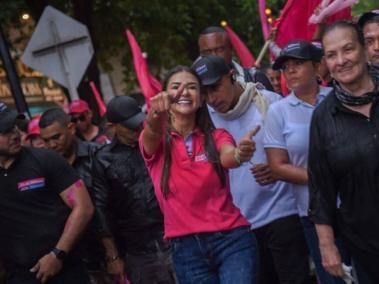 Elvia Sanjuan, candidata a la Gobernación y Cielo Gnecco, durante marcha política el sábado 7 de octubre.