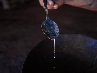 NYT: El mercurio líquido, usado con frecuencia para extraer oro del lodo, tiene mucho de perjudicar a la población de Surinam.
