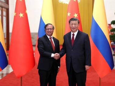 Foto oficial del encuentro de los presidentes Gustavo Petro y Xi Jinping, 25 de octubre de 2023.