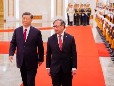 El presidente Gustavo Petro y Xi Jinping, mandatario chino.