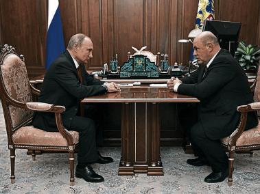 Reunión de Vladimir Putin con Mijaíl Mishustin, primer ministro de Rusia, en el Kremlin.