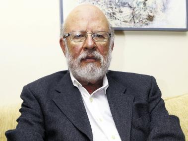 El analista Álvaro Tirado Mejía es historiador, politólogo, economista y académico.